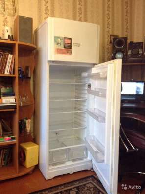 Холодильник Hotpoint Ariston