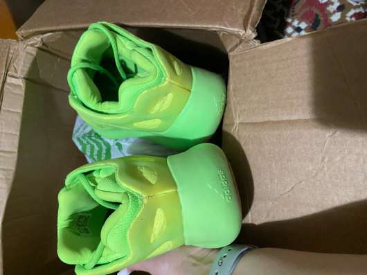 Кроссовки yeezy 700 в Уфе