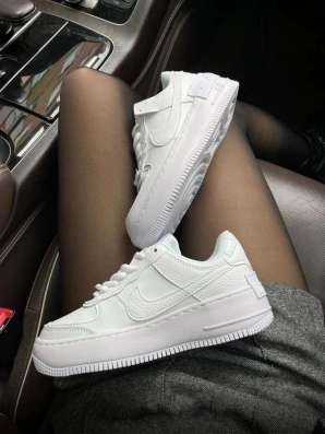 Кроссовки женские Nike в Белгороде
