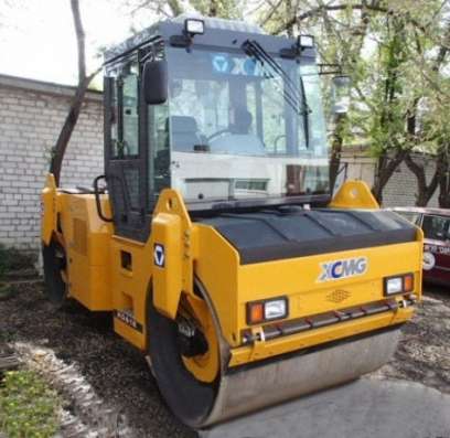 Каток двухвальцовый XCMG XD82E