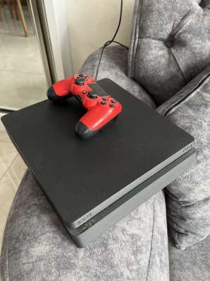 PlayStation 4 slim 1tb (PS4)