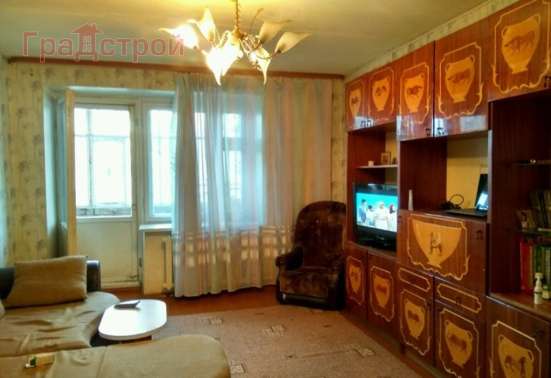 Продам трехкомнатную квартиру в Вологда.Жилая площадь 63  кв.м.Дом кирпичный.Есть Балкон.