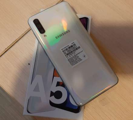 Телефон Samsung A50 64 GB новый в Москве фото 5