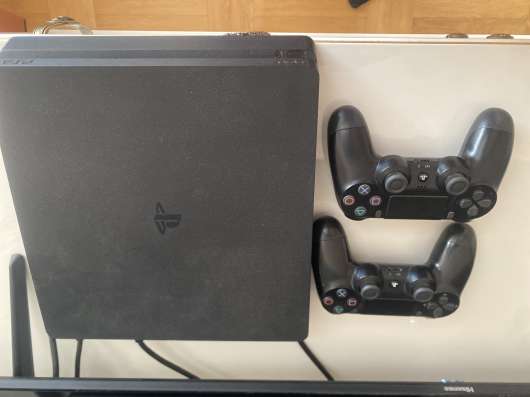 Продам PS4