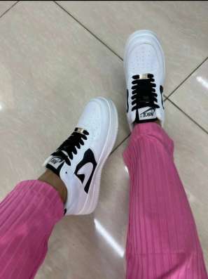 Кроссовки Nike