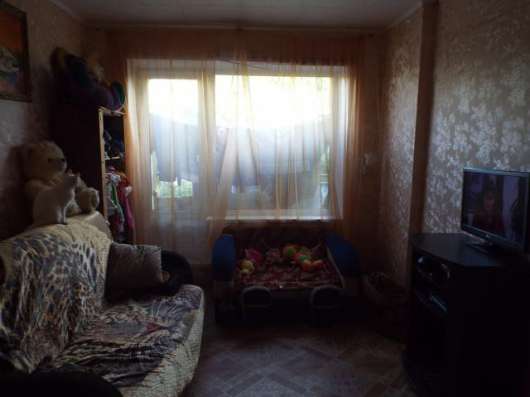 Продам трехкомнатную квартиру в Раменское. Жилая площадь 57 кв.м. Этаж 4. Дом панельный.