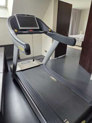 Беговая дорожка Technogym в Москве фото 8