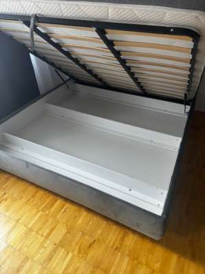 Кровать двуспальная с матрасом 180x200 в Одинцово