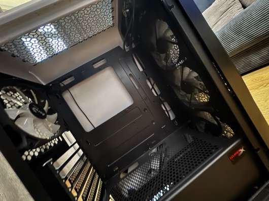 Корпус AeroCool Aero One Frost в Санкт-Петербурге