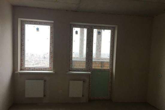 Продам однокомнатную квартиру в Краснодар.Жилая площадь 38  кв.м.Этаж 8.Дом монолитный.