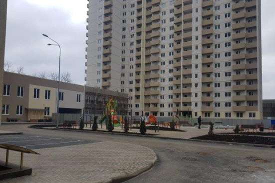 Продам однокомнатную квартиру в Краснодар.Жилая площадь 34  кв.м.Этаж 23.Дом монолитный.