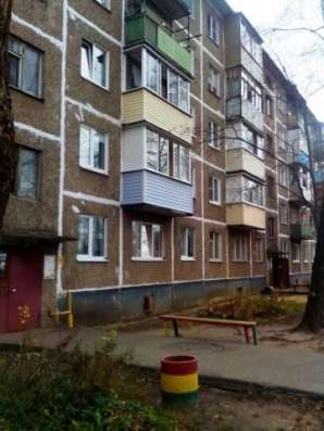 Продам двухкомнатную квартиру в Воскресенске. Жилая площадь 44 кв.м. Этаж 2. Есть балкон.