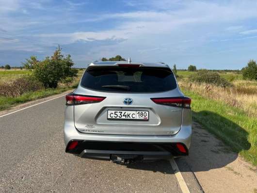 Toyota Highlander 2021г. в Москве фото 13