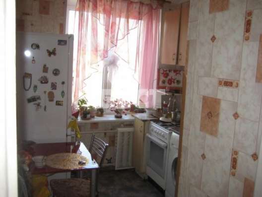 Продам однокомнатную квартиру в Москве. Жилая площадь 34 кв.м. Этаж 9. Дом кирпичный.