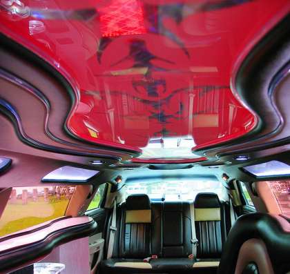 Прокат лимузина Chrysler 300C bentley в Томске фото 4