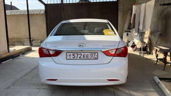 Hyundai Sonata 2010 года белая в Нальчике фото 3