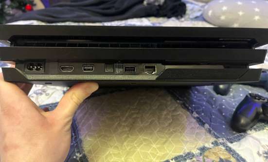 PlayStation 4 pro 1TB в Санкт-Петербурге фото 3