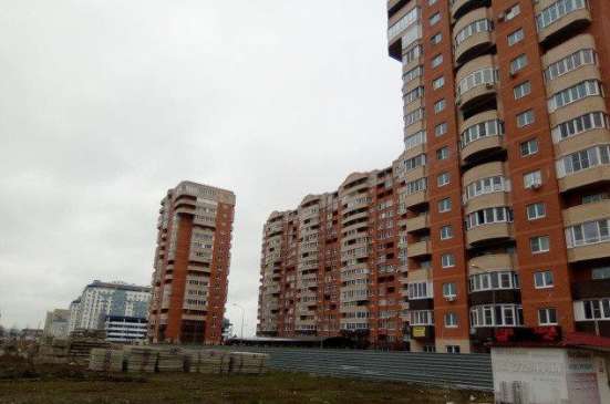 Продам однокомнатную квартиру в Краснодар.Жилая площадь 46  кв.м.Этаж 7.Дом монолитный.