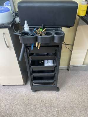 Стул и ящики для парихмахерской. в Самаре