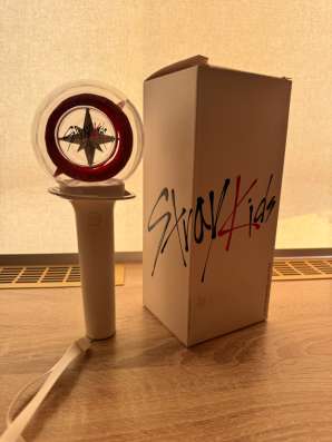продам лайстик stray kids ориг