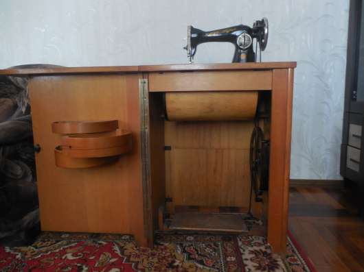 Продам швейную машинку