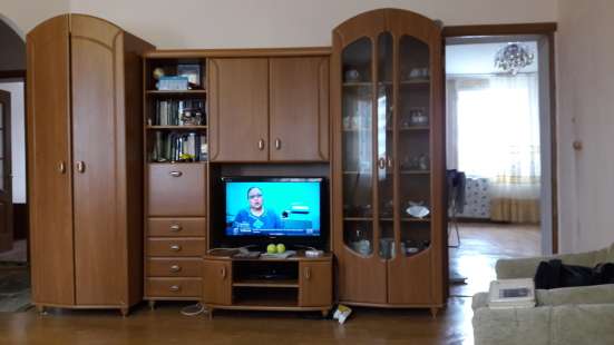 Продаю мебельную стенку