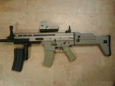Модель страйкбольная SCAR + аксессуары