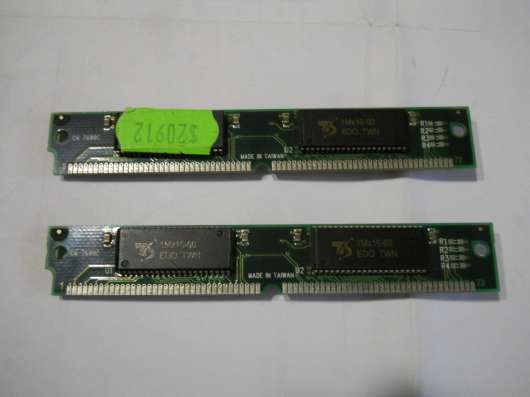 Память Lite on 20V0 2 планки, 72 Pin
