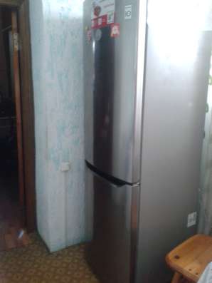 Подам холодильник LG