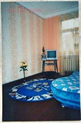 Продам четырехкомнатную квартиру в Вологда.Жилая площадь 90  кв.м.Этаж 2.Дом кирпичный.