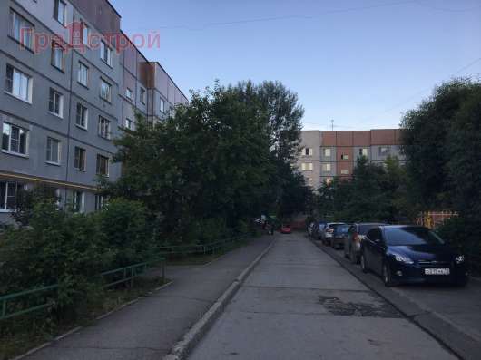 Продам однокомнатную квартиру в Вологда.Жилая площадь 38,30  кв.м.Этаж 1.Есть Балкон.