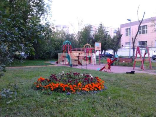 Продам четырехкомнатную квартиру в Москве. Жилая площадь 103 кв.м. Этаж 2. Дом кирпичный. в Москве