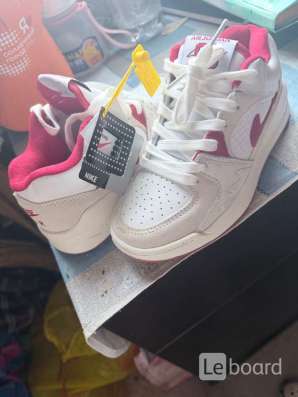 Новые кроссовки Nike в Артеме