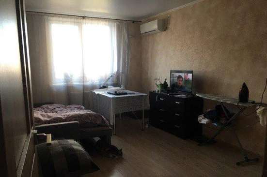 Продам однокомнатную квартиру в Краснодар.Жилая площадь 39  кв.м.Этаж 8.Дом монолитный.