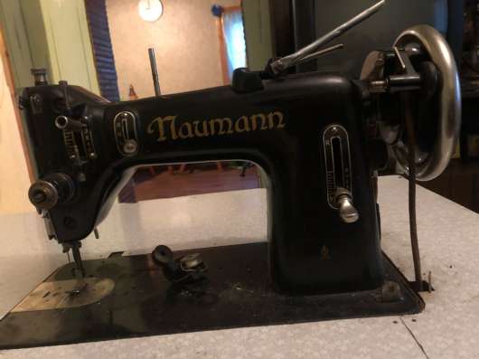 Швейная машинка Naumann