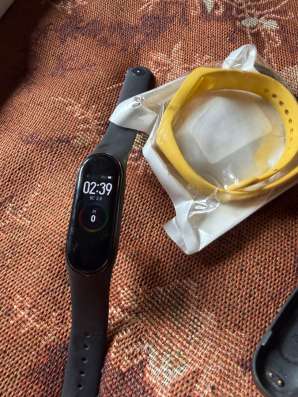 Фитнес браслет Xiaomi mi bend 4