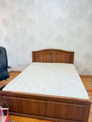 Продаю кровать 180/200.