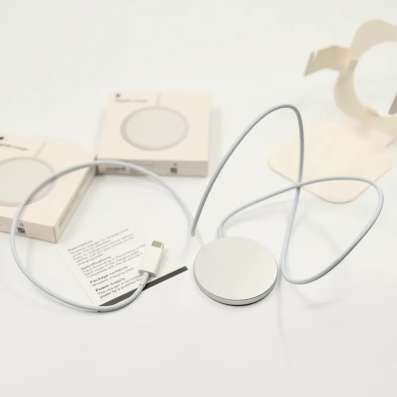 MagSafe зарядка в Москве