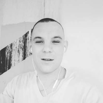 Денис, 30 лет, хочет пообщаться