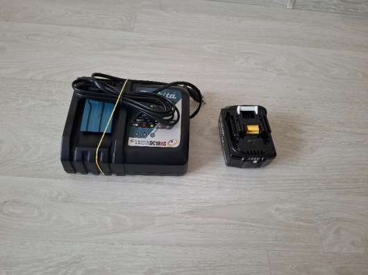Зу Makita DC18rc + акб. 3.0 Ач BL1830b