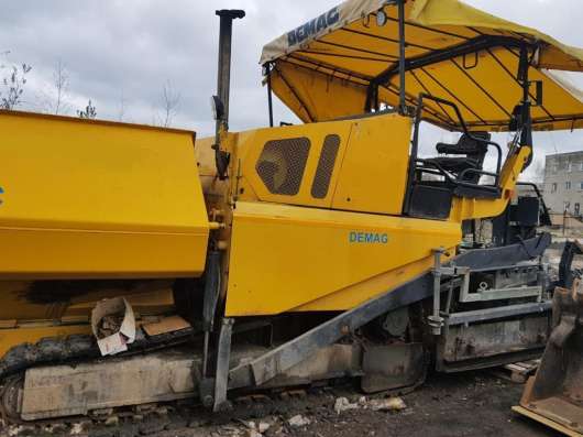 Продам асфальтоукладчик Demag DF135C