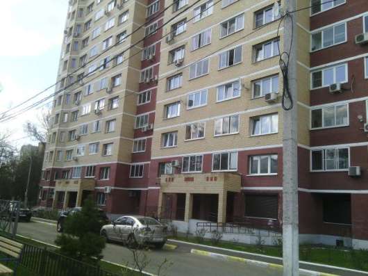 Продам двухкомнатную квартиру в Воскресенске. Жилая площадь 70 кв.м. Этаж 9. Есть балкон.