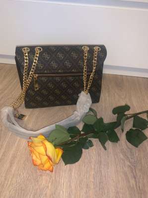 Сумка Guess в Санкт-Петербурге