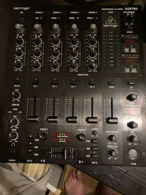 Behringer PRO MIXER DJX750