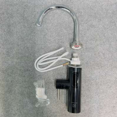 Водонагреватель проточный Electrolux Taptronic