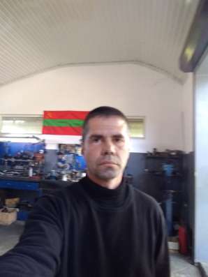 Павел, 45 лет, хочет пообщаться
