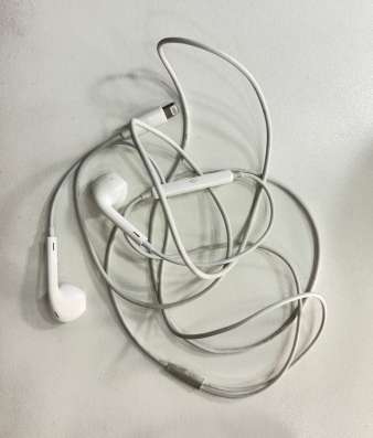 Проводные наушники apple