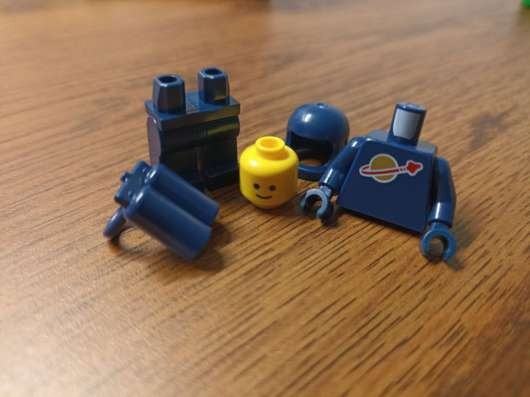 LEGO лего классический космонавт синий в Румянцево