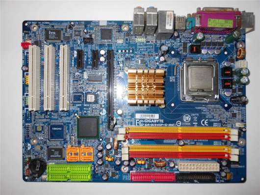 Gigabyte 945P + Pentium D 925 + 1gb RAM