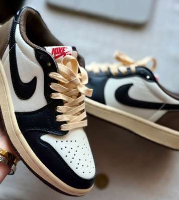 Кроссовки Nike